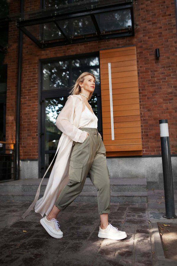 Pourquoi le cargo s'impose comme la pièce mode incontournable du moment ?